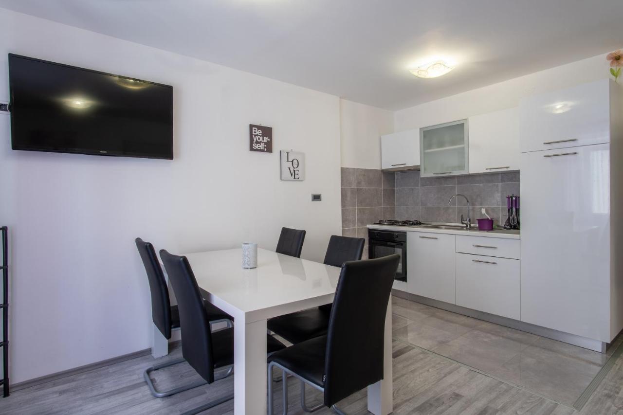 Private Holliday Apartment Паг Екстер'єр фото