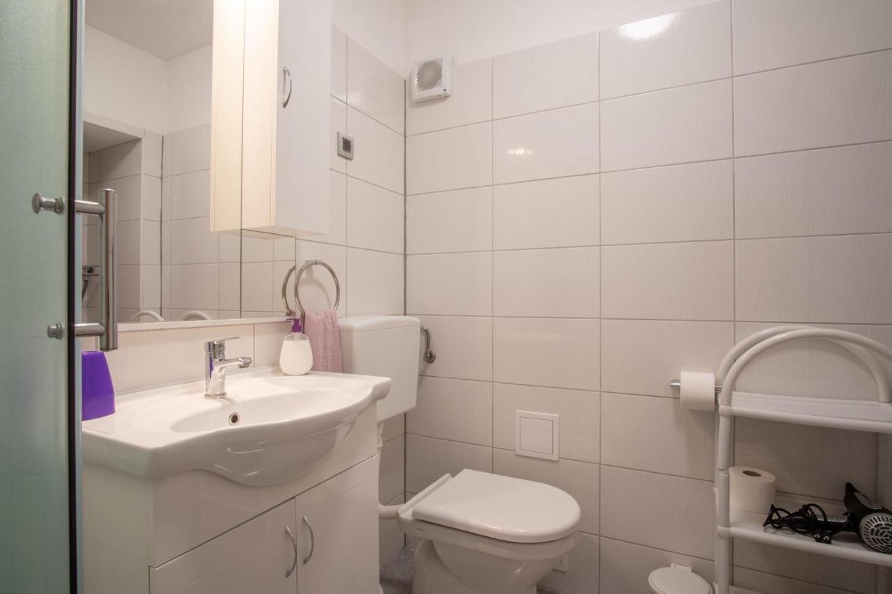 Private Holliday Apartment Паг Екстер'єр фото