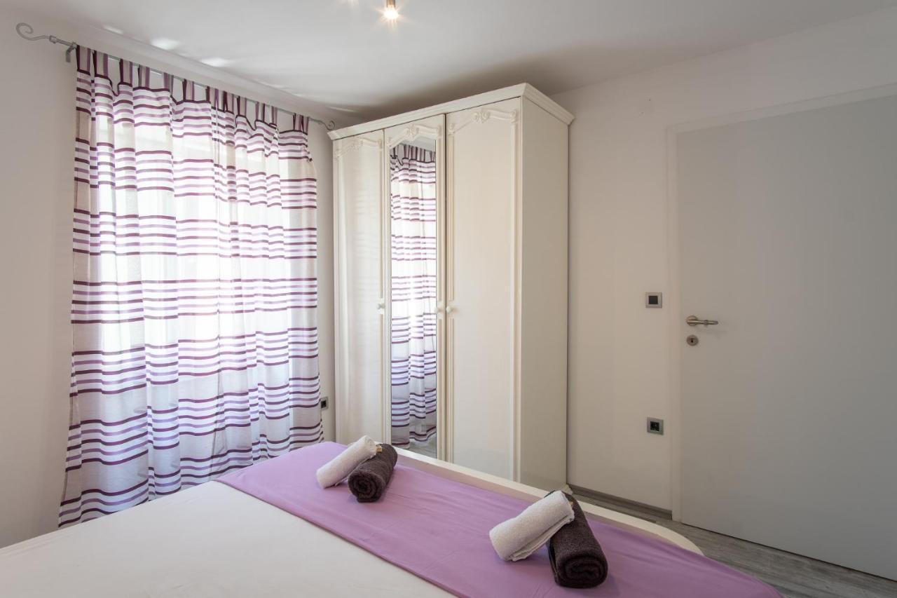 Private Holliday Apartment Паг Екстер'єр фото