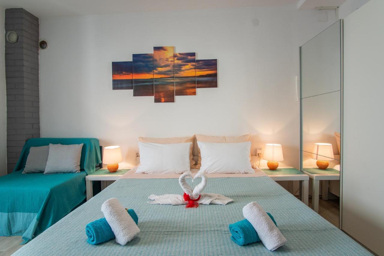 Private Holliday Apartment Паг Екстер'єр фото